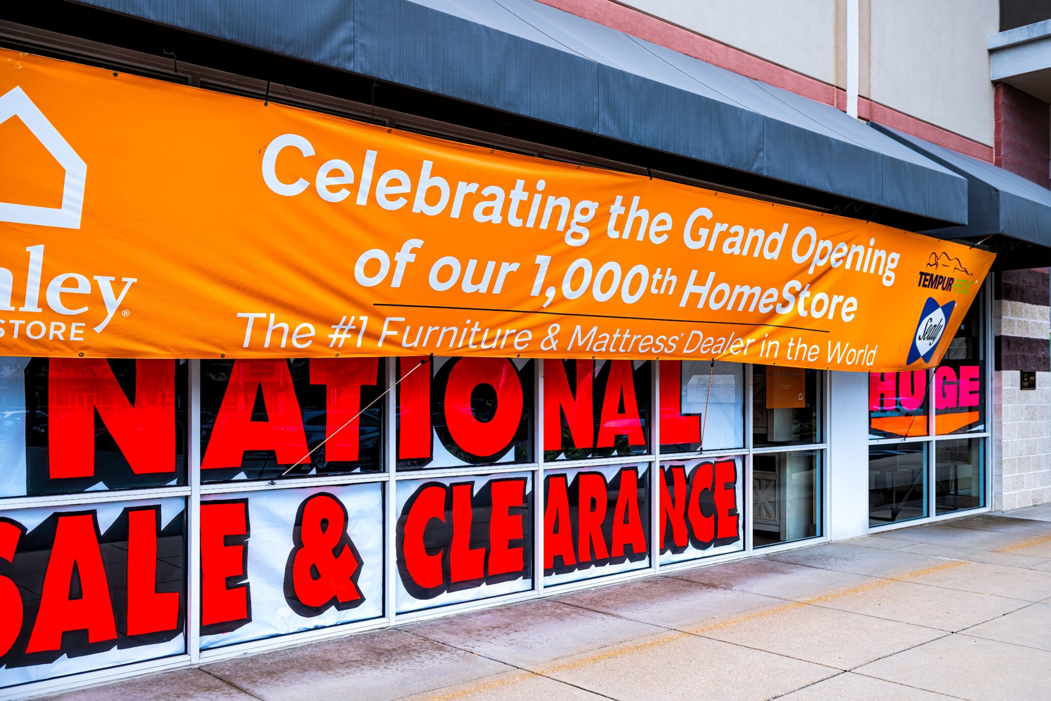 67ae0bbf2a368_67ad0d1b013df_Grand-Opening-Banner_387675015_Editorial_Use_Only-2048x1365